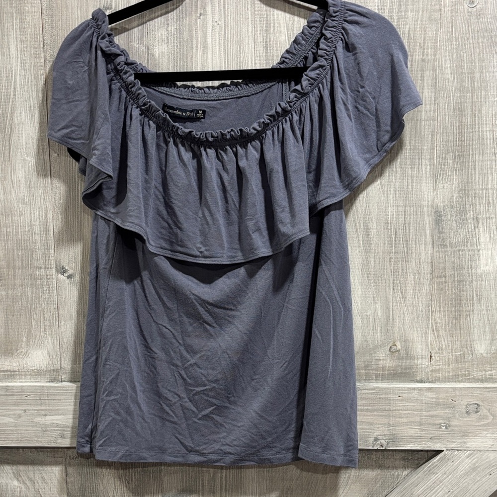Abercrombie & Fitch blue size M ruffle neck top L1
